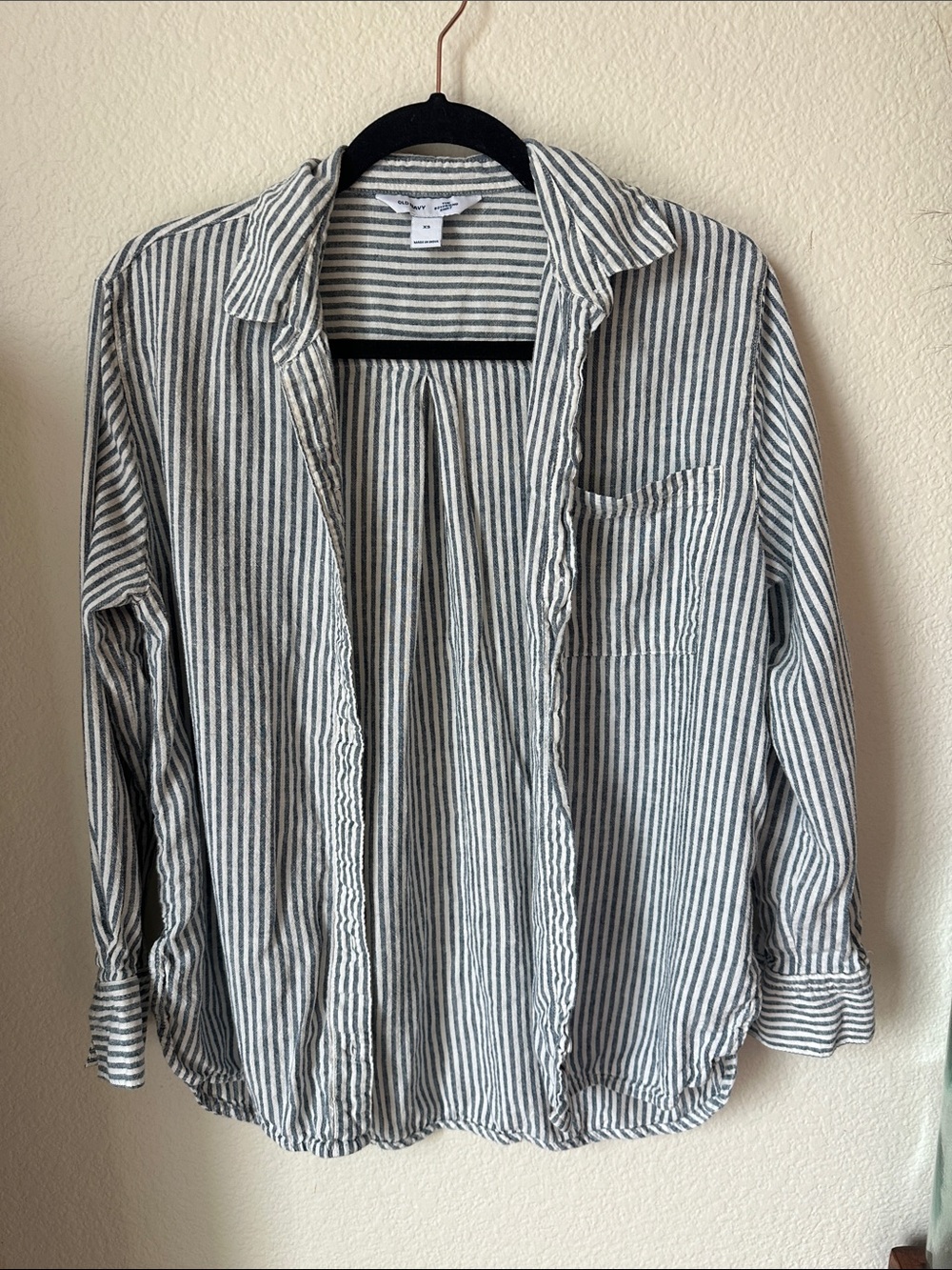 Striped Long-Sleeve Button-Up Shirt - Blue & White